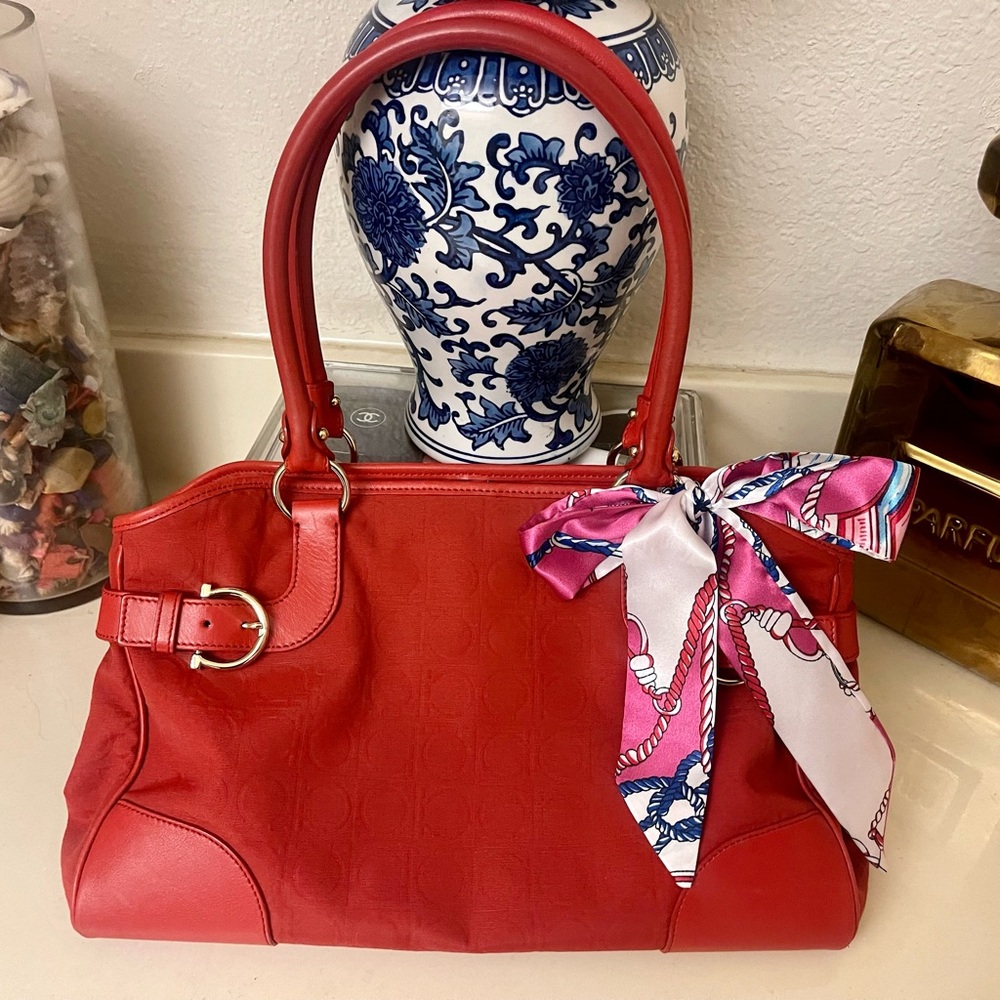 Salvatore Ferragamo Red Gancini Embossed
Shoulder Bag